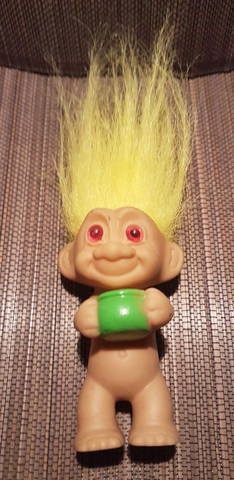 muñecos con el pelo de punta