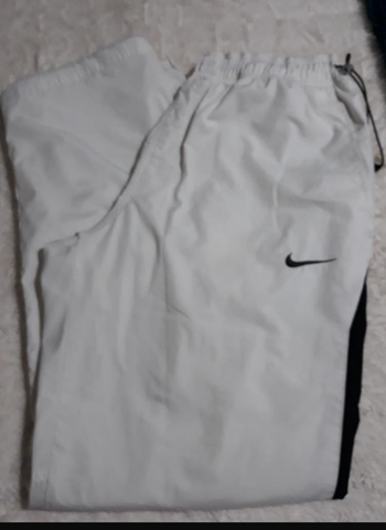 chandal nike beige