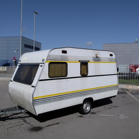 2 x Triangulo rojo homologado CEE para remolques y caravanas.