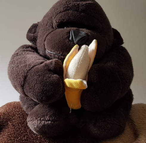 gorila de peluche