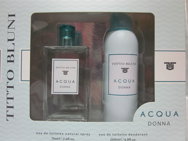 titto bluni acqua donna