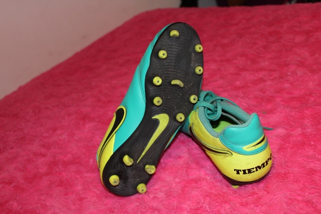 botas futbol talla 39