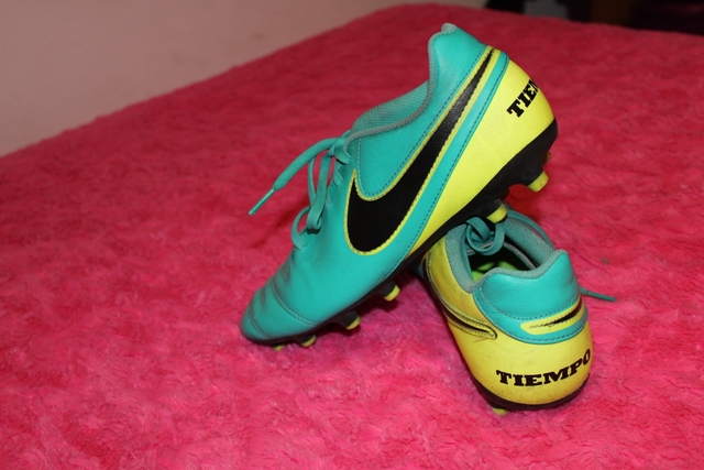 botas de futbol nike talla 39