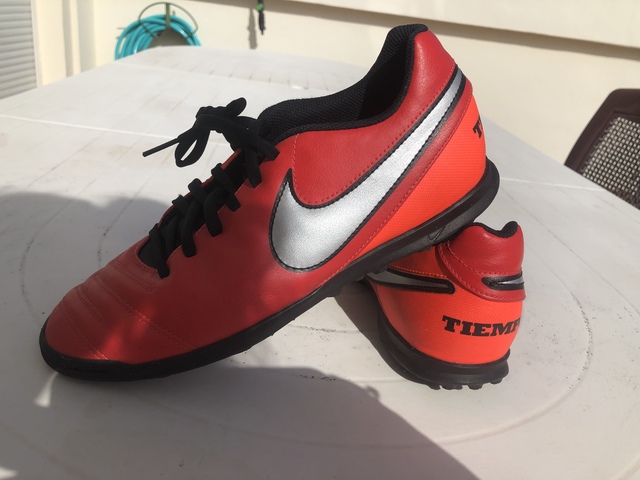 botas de futbol talla 42