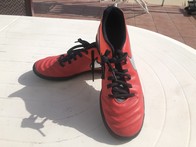 botas de futbol talla 42