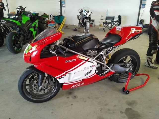 トップ Ducati Monster 999