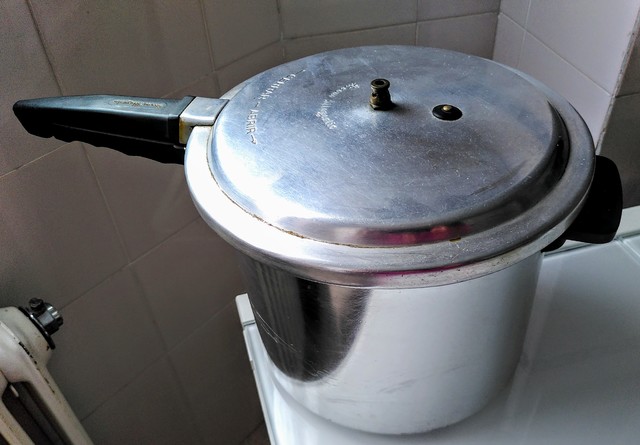 OLLA A PRESION ZURICH 7 LITROS. de segunda mano por 25 € en MIL ANUNCIOS.COM Olla rápida. Menaje del hogar olla rápida