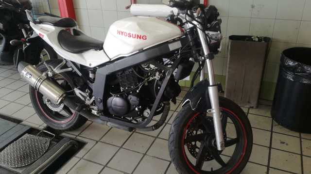 08-14 Juego pastillas de freno delanteras Suzuki UX 125 SIXteen