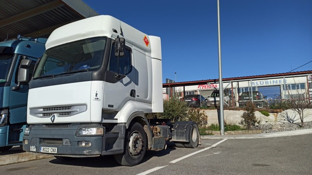 Renault trucks premium