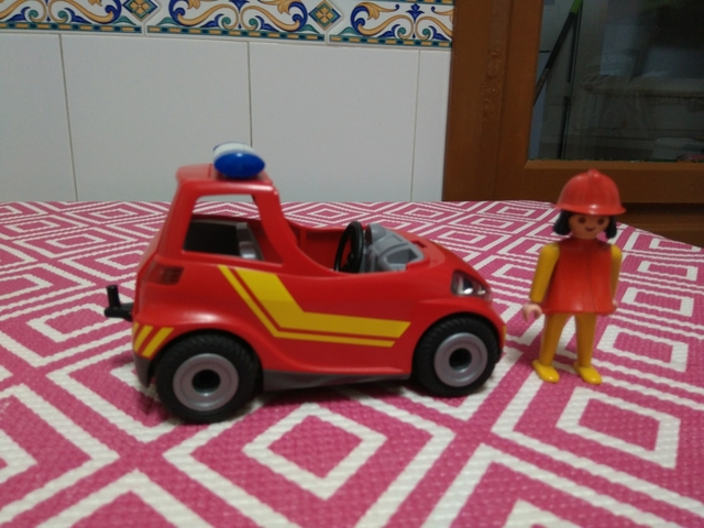 playmobil coche rosa