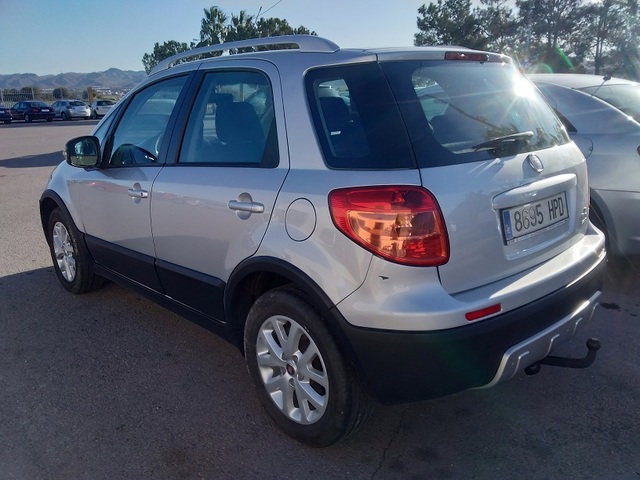 Suzuki sx4 fiat sedici