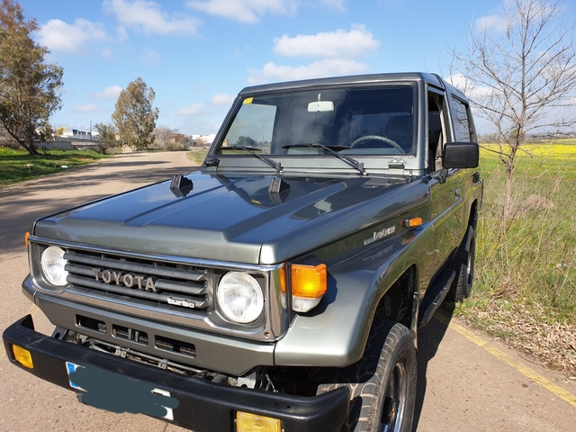 Toyota land cruiser 73