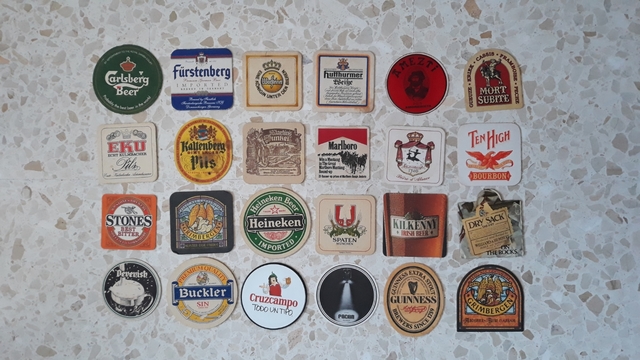 Lote de 5 POSAVASOS de CERVEZAS internacionales sin uso