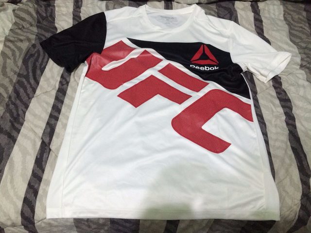 comprar camiseta reebok ufc hombre