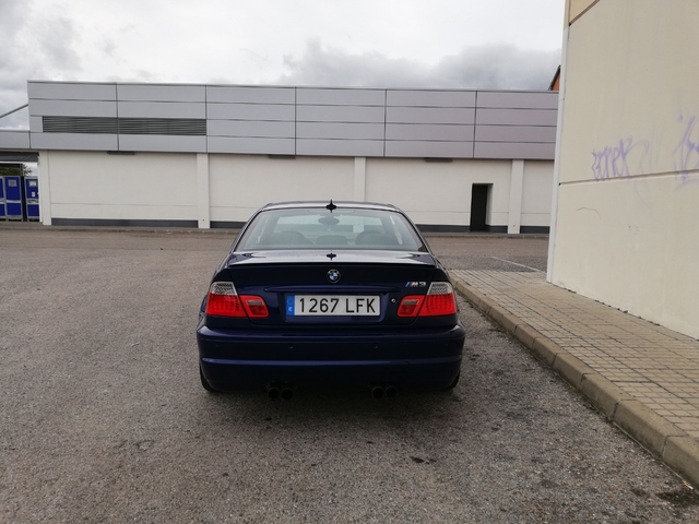 BMW E46 Saloon 1998 2001 O//S Saloon//Raíces de acero pintado azul 372 Nuevo