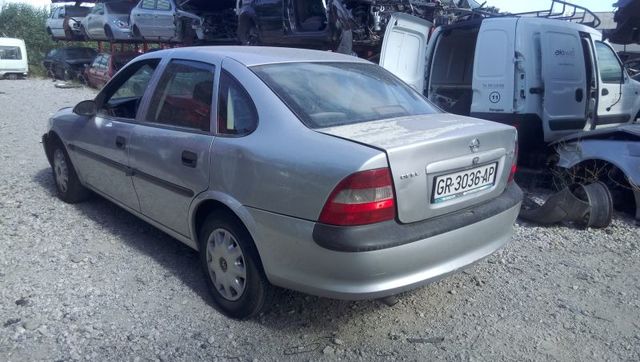 Original Opel Vectra B 1995-2003 Guía De Parachoques delantero derecho