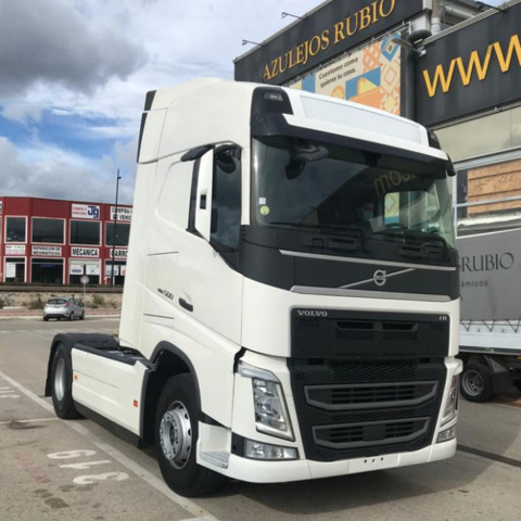 VOLVO FH XL 500 - AUTO Y FRENO VEB+ EURO6