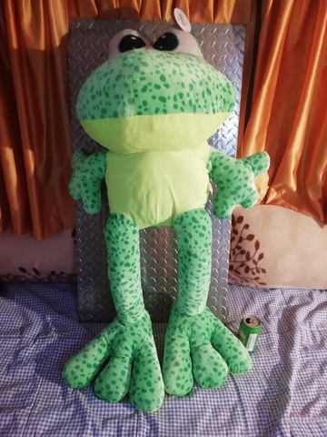 peluche rana gigante