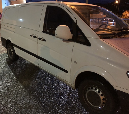 Mercedes Sprinter Van 1+1 Eco Cuero Y Alicante frente Universal Fundas