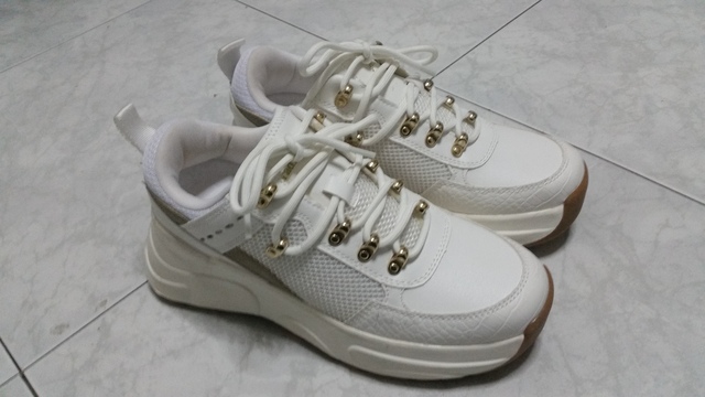 sneakers blancas mujer