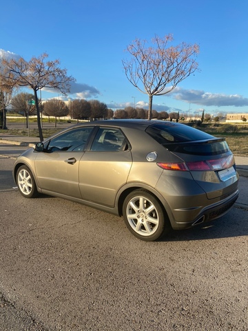 Ford Focus mk2 04-08 nuevos guardabarros en color que deseas lacados delantera derecha//izquierda