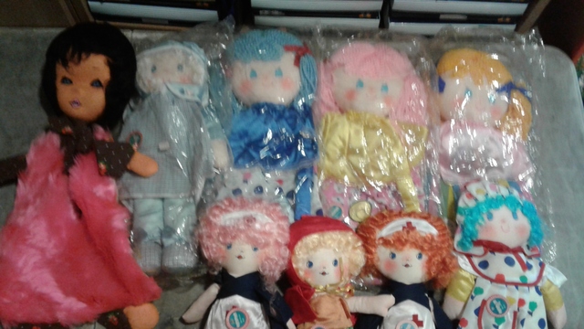 muñecas de trapo con cara de plastico