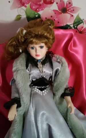 muñeca de porcelana negra