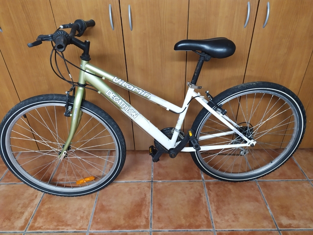 Bicicleta acanaladas 28 pulgadas 45 mm negro de plástico