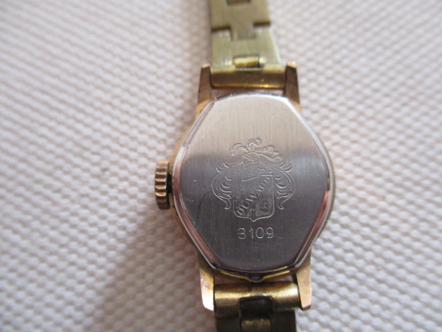 2 PEQUEÑOS RELOJES MUJER RELOJ MARCA DUWARD Y ORIENT NO ESTAN PROBADOS 2 PEQUEÑOS RELOJES MUJER RELOJ MARCA DUWARD Y ORIENT NO ESTAN PROBADOS