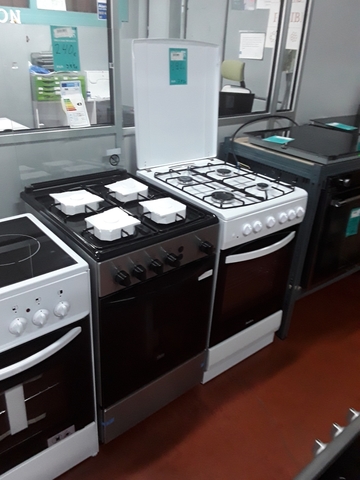 Milanuncios - Cocina de gas completa con horno .