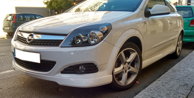 Guardabarros Fender delantera derecha para Opel Astra H 2004-2009 con agujero intermitente