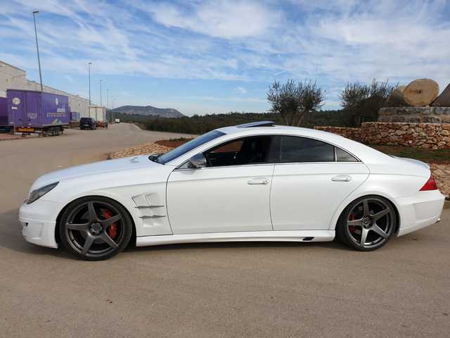 Mercedes-Benz Clase c C63 AMG W204 T sedán blanco 2007-2014 núm 166 1//18 GT....