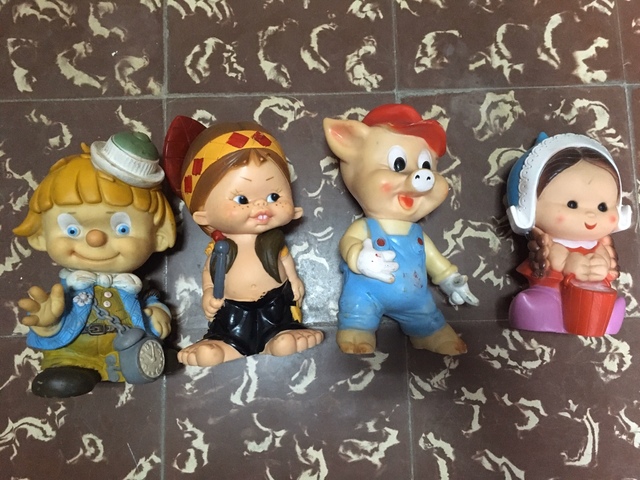 muñecos antiguos de famosa