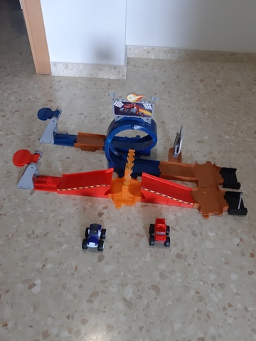 pista blaze y los monster machine