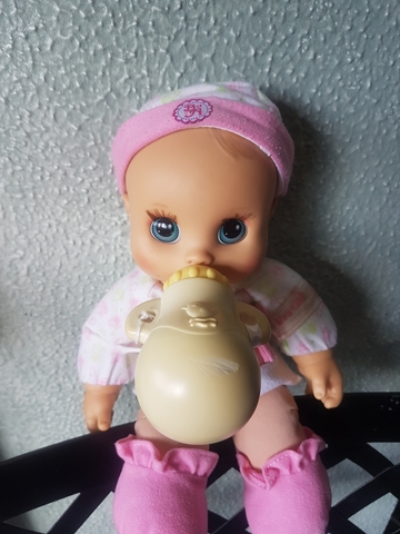 baby alive cierra los ojos