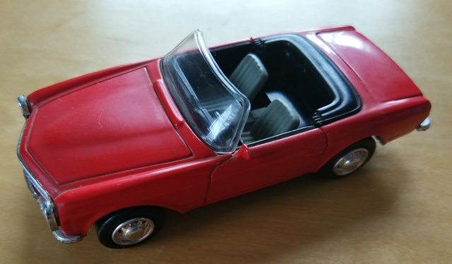 Panhard pl17 tigre amarillo-negro 1961 1:43 atlas maqueta de coche