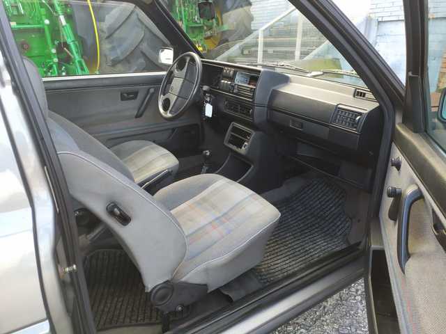 VOLKSWAGEN - GOLF 1. 8 - foto 4