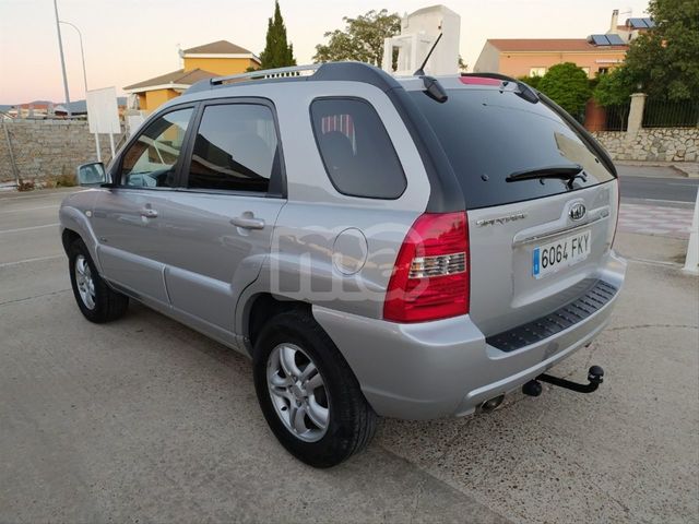 KIA - SPORTAGE 2. 0 CRDI VGT ACTIVE 4X4 - foto 8
