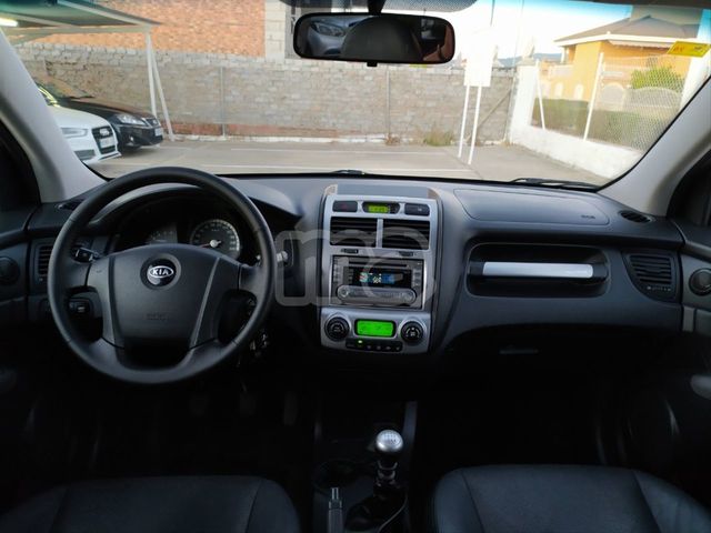 KIA - SPORTAGE 2. 0 CRDI VGT ACTIVE 4X4 - foto 9