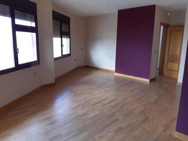 MIL ANUNCIOS.COM - Estupendo piso a un precio irresistible C/ GAVIA 8