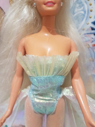 barbie con alas y burbujas