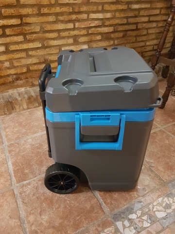 Frio hasta 5 dias IGLOO Nevera Ruedas Equivalente a 98 latas Capacidad 58 L