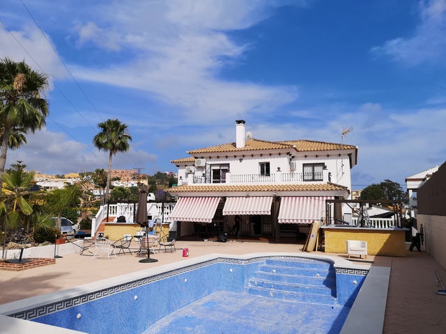 MIL ANUNCIOS.COM - VTGISOL012Se Vende Impresionante Chalet Cotomar