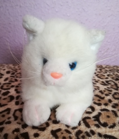gato blanco peluche