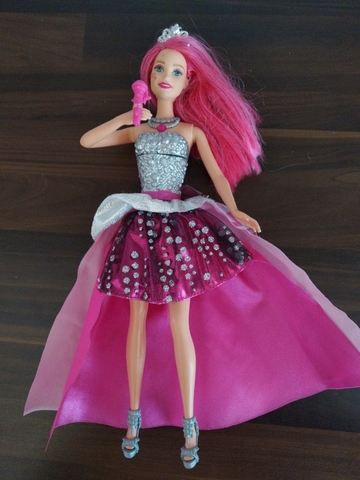 barbie cantante