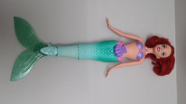 muñeca ariel sirena nadadora mattel