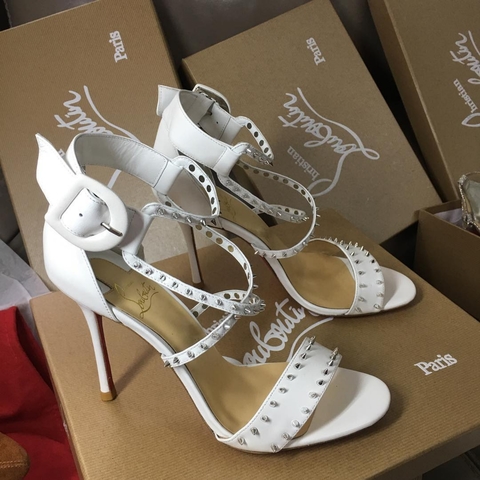 zapatos blancos de mujer