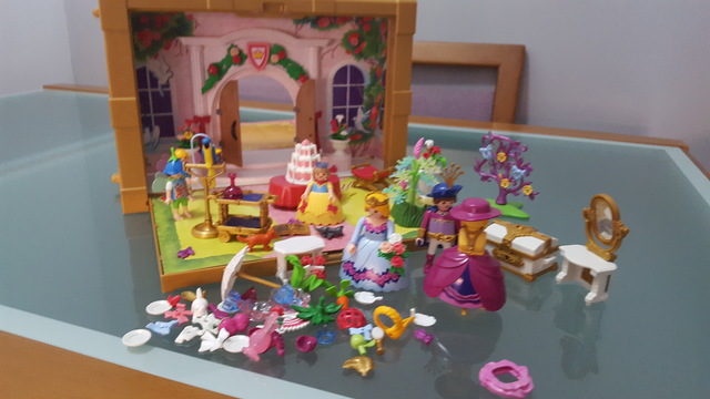 cofre playmobil princesas