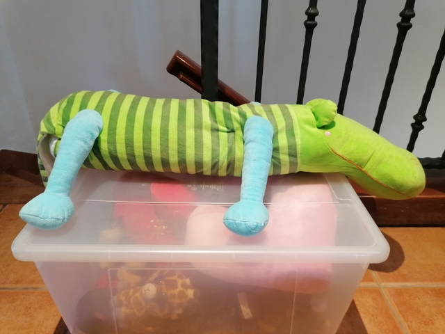 cocodrilo peluche ikea