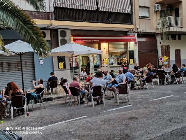 MIL ANUNCIOS.COM - Busco cocinera o ayudante de cocina